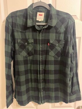 Levi's Green and Black Plaid Button-Down Flannel Shirt
